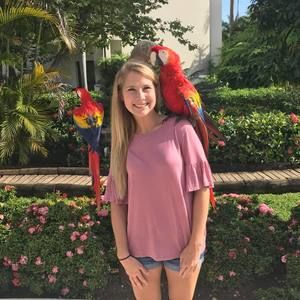 Meet your Posher, Christie